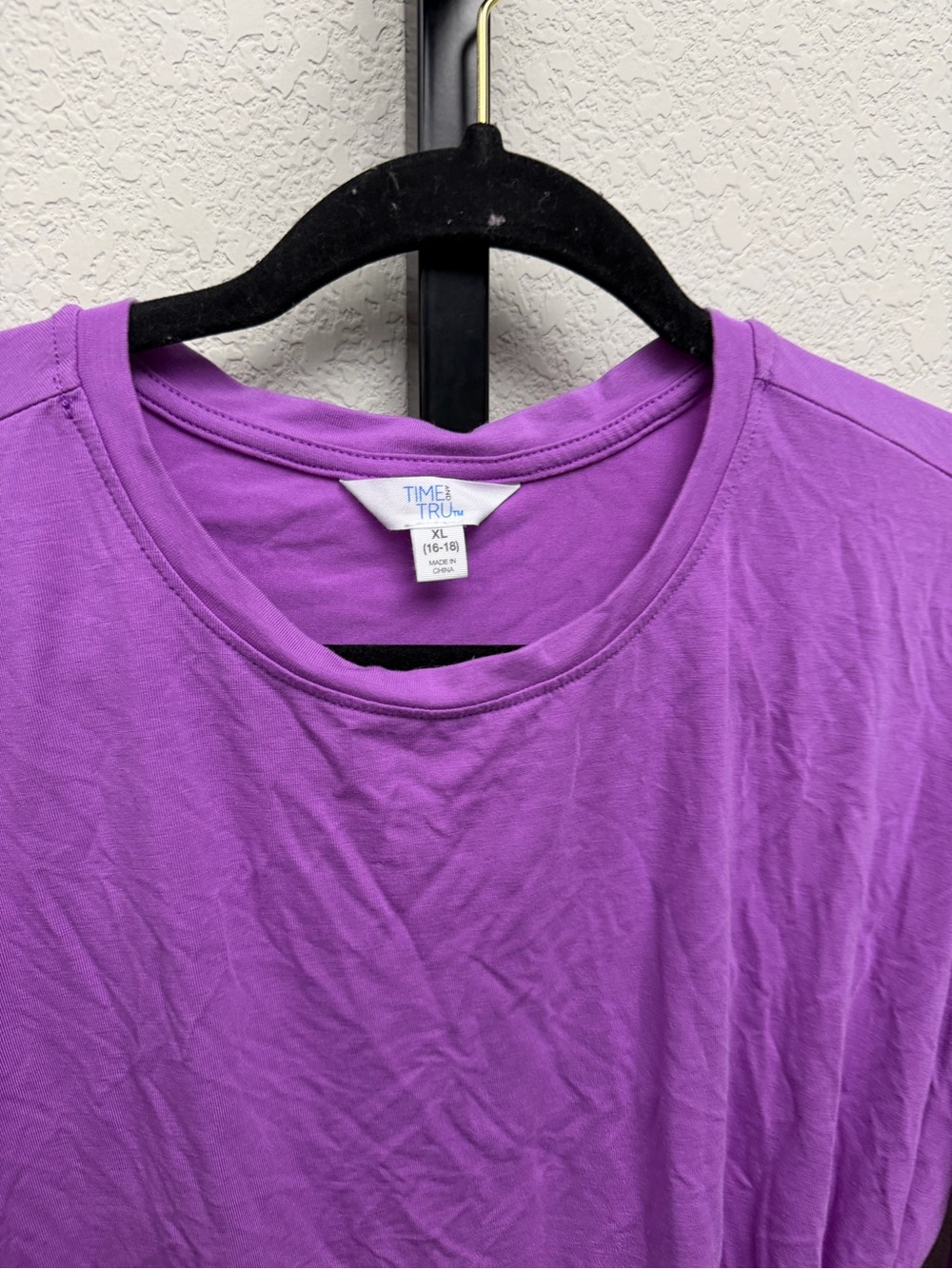 Time & Tru Women’s Long Sleeve Ruched Hem Top - Purple - Picture 2 of 4